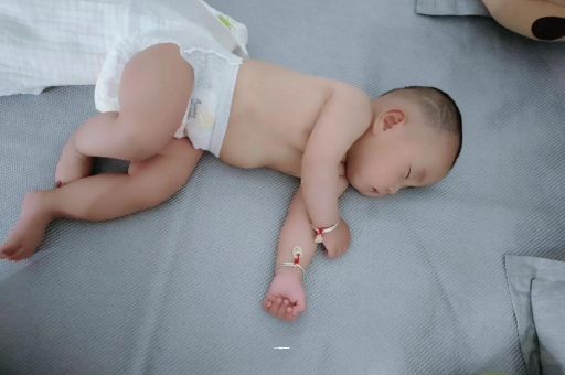 曹县宝宝积食发烧怎么处理